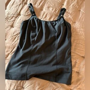 Women's breast pumping tank